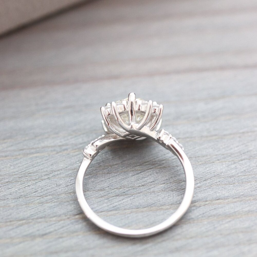 S925 2ct Clear Moissanite Diamond Sunflower Style Engagement Ring Silver - Picture 3 of 6